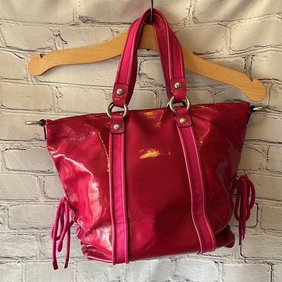 coach poppy daisy liquid glam gloss berry patent leather spotlight shoulder bag - Picture 5 of 13